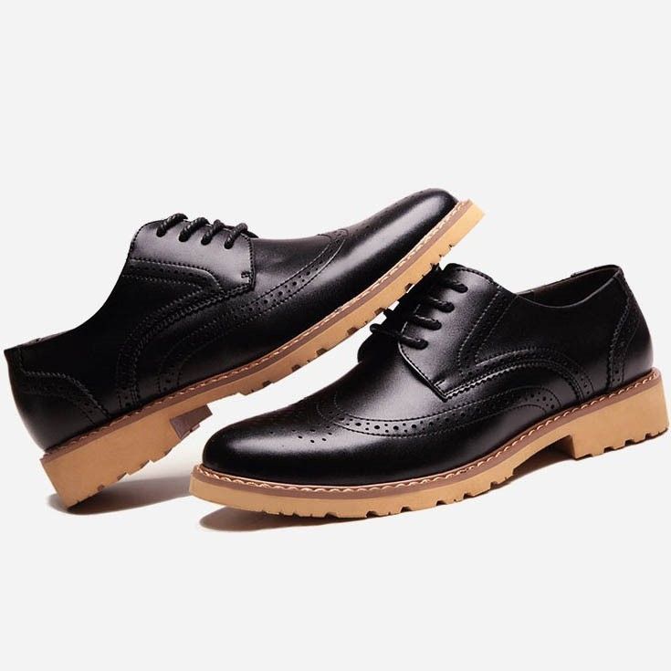 Nye Snørebrogues For Menn