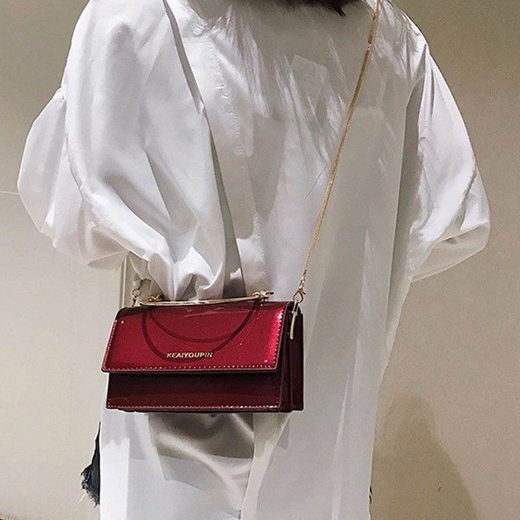 Pu Brevkjede Patent Leather Bag